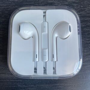 Apple EarPods Wired Headphones
